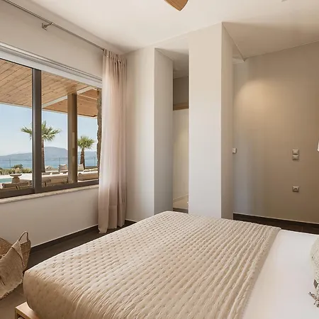 Villa Niolos I Marathi (Crete)